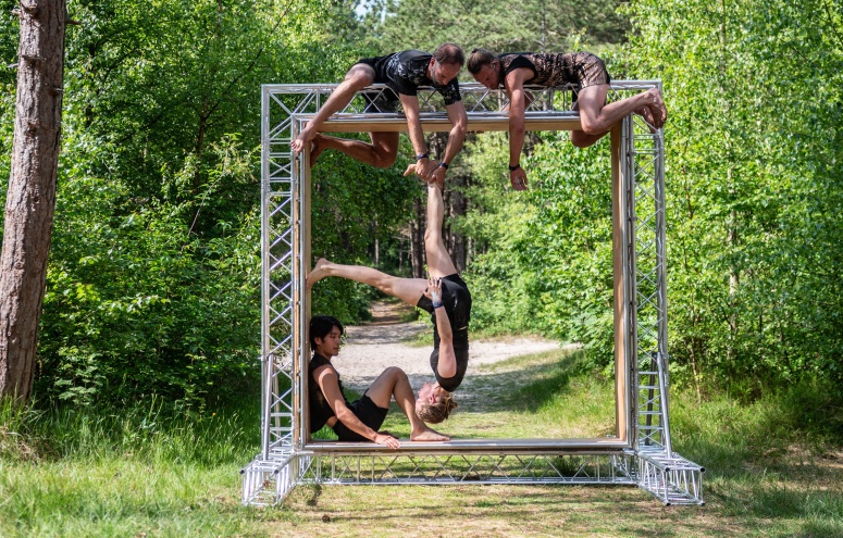 2026-04-18 Frames - Not Standing_Alexander VantournhoutBEW © Bart GrietensBart Grietens-145.jpg