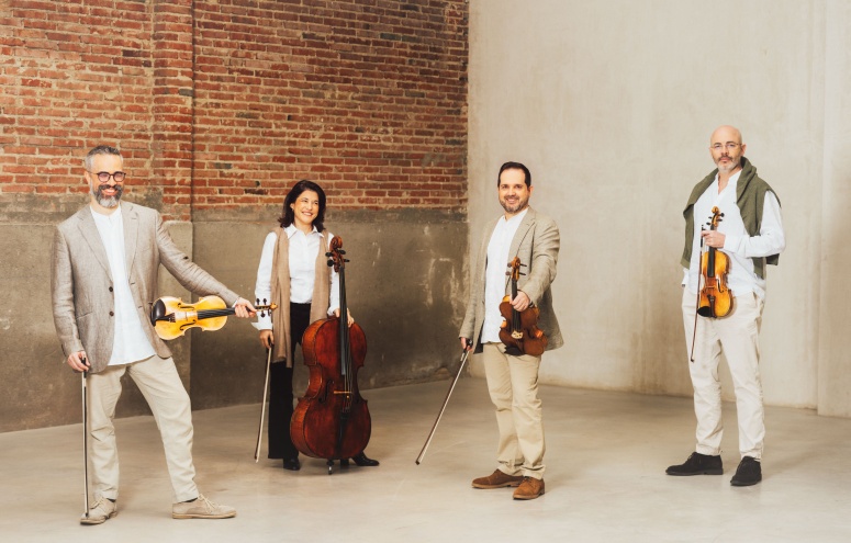 2026-10-23 Cuarteto Quiroga c-James Rajotte kl.jpg