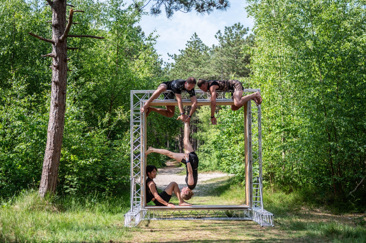 2026-04-18 Frames - Not Standing_Alexander Vantournhout © Bart GrietensBart Grietens-145.jpg