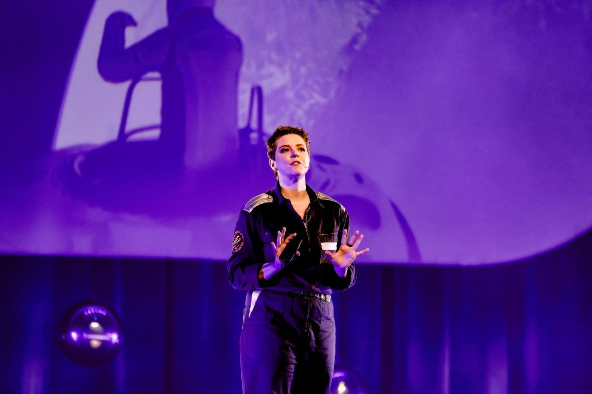 2025-06-02 Hetty Helsmoortel ©KREW Collective1.jpeg