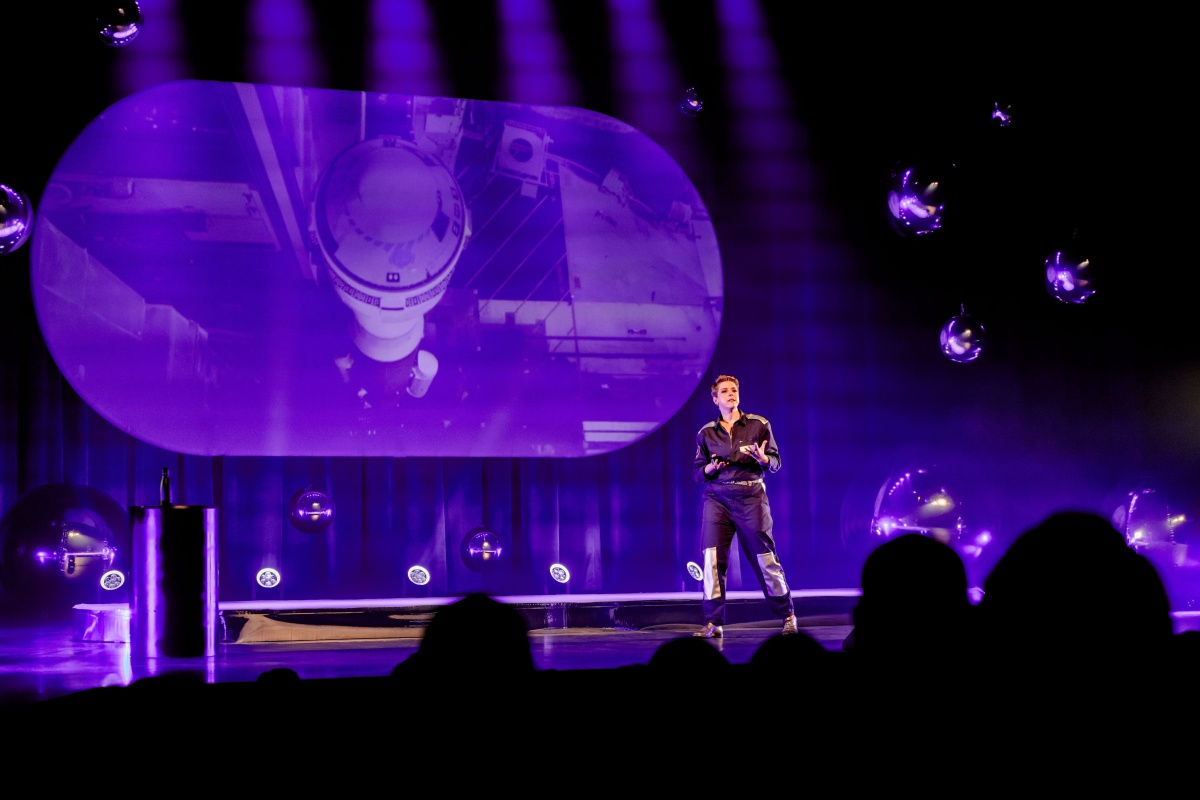 2025-06-02 Hetty Helsmoortel ©KREW Collective2.jpeg